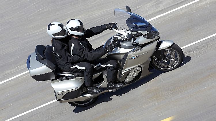 Ganz locker zu zweit auf dem Zweirad: BMW bietet zwei große Tourer mit Sechszylinder-Motoren neu an.