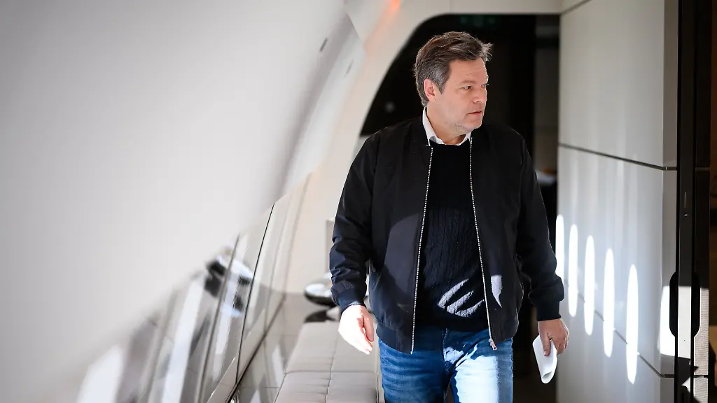 32fc93879838c8f1d2bc5d52feab5d90