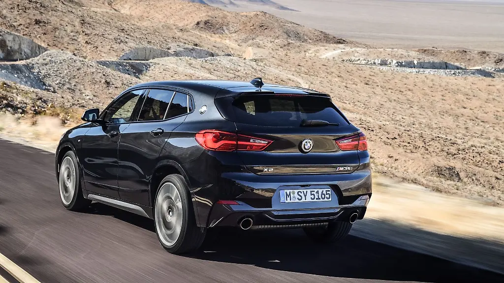 Glaenzende-Rueckansicht-Doch-wie-steht-es-um-die-inneren-Qualitaeten-des-BMW-X2
