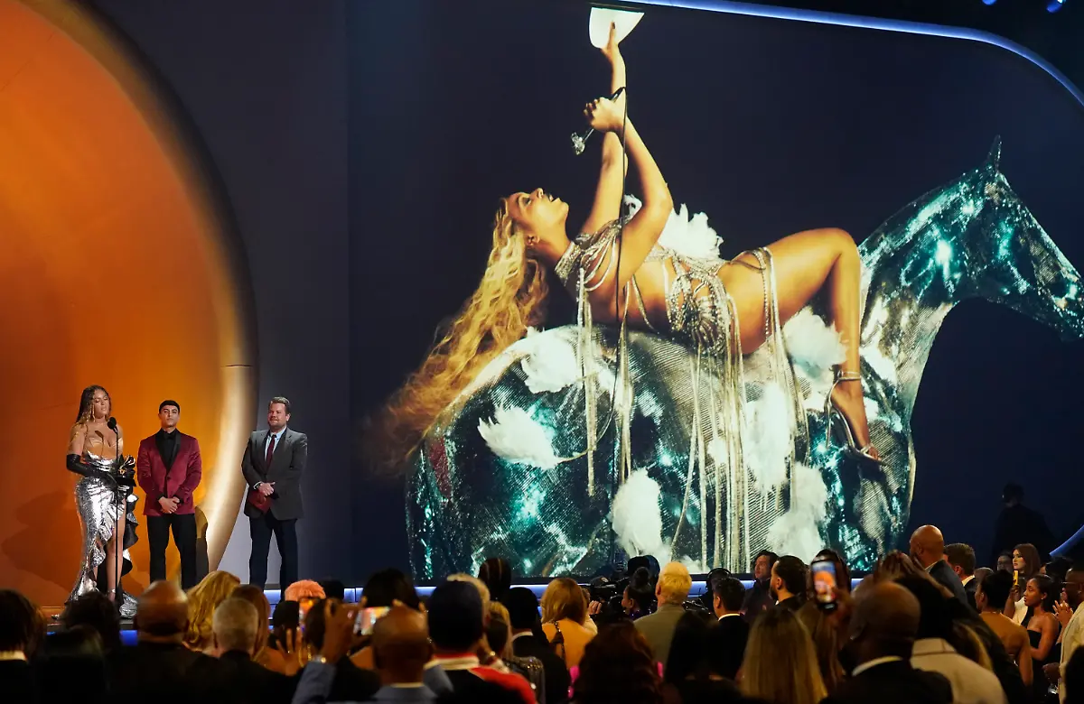 7238f75764146cb24a563a1820bf2b38