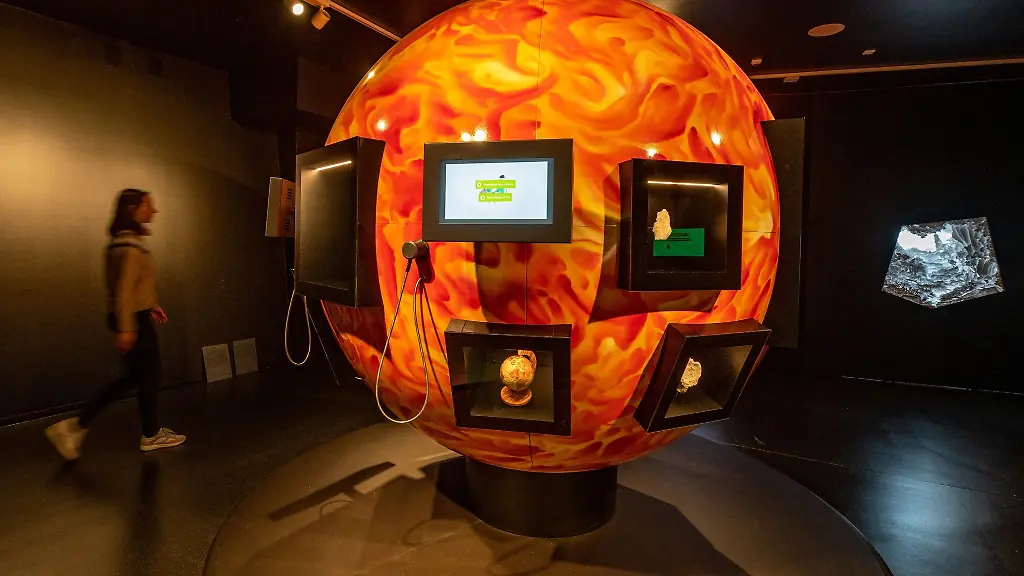 Ein-Modell-der-Sonne-im-Nawareum