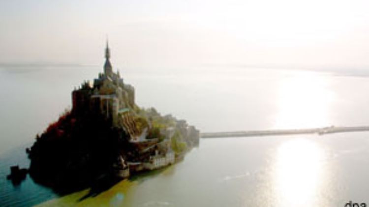 Nicht nur Berg, sondern auch Insel an der Atlantikküste Frankreichs.