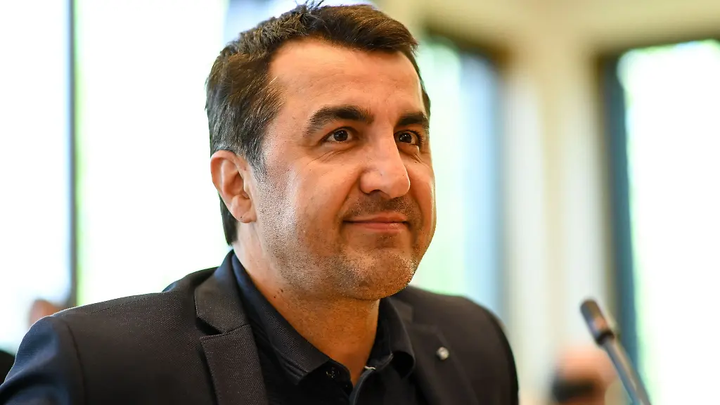 Arif-Tasdelen-SPD-nimmt-an-der-konstituierenden-Sitzung-des-2-NSU-Untersuchungsausschusses-teil