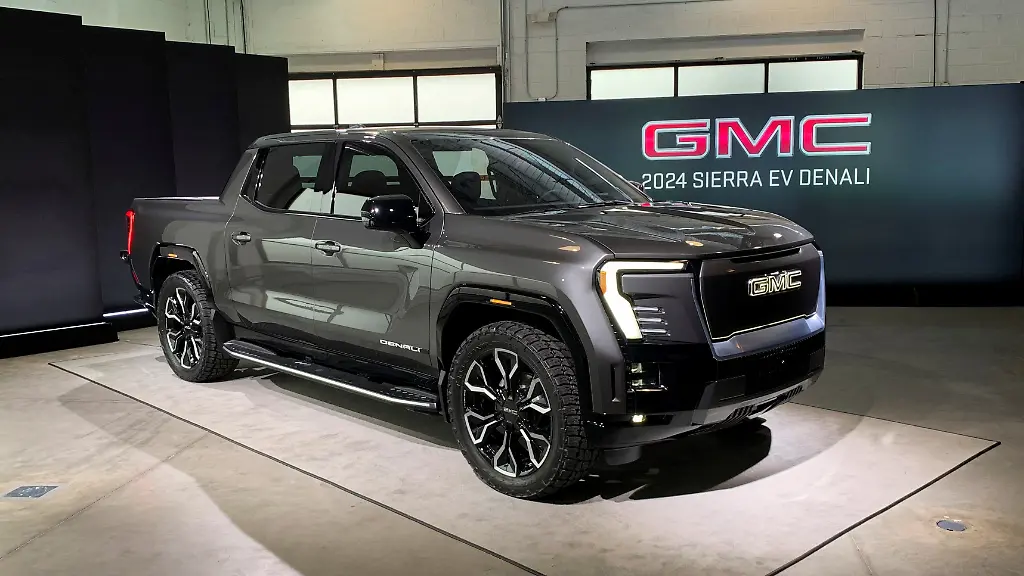 2022-10-20T210037Z-1358069738-RC2D0X93PCK5-RTRMADP-3-GENERAL-MOTORS-ELECTRIC-TRUCK