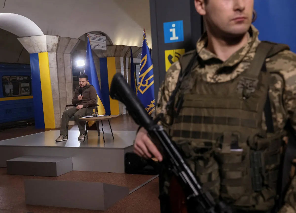 2022-04-23T000000Z-111412394-RC26TT9J5W1A-RTRMADP-3-UKRAINE-CRISIS-ZELENSKIY