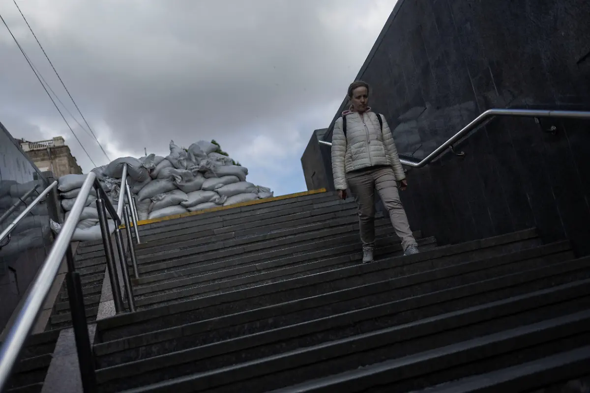 2022-05-09T071404Z-208953015-RC2I3U9UAT17-RTRMADP-3-UKRAINE-CRISIS