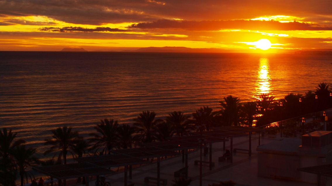 Der Glamour ist passé, aber die Sonnenuntergänge in Marbella sind so schön wie eh und je.