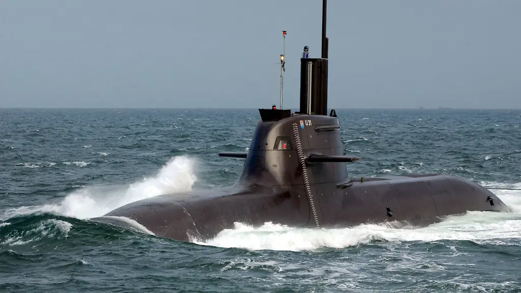 2005-12-15T000000Z-496030199-PBEAHUNUEBP-RTRMADP-3-GERMANY