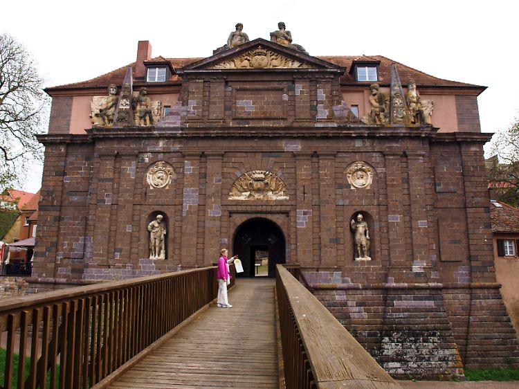 Barocke Triumpharchitektur: Das Rheintor soll Breisach die Aufnahme in die Weltkulturerbeliste ermöglichen.