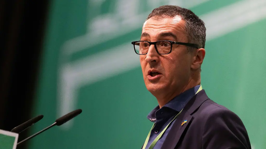 Cem-Oezdemir-Buendnis-90-Die-Gruenen-Bundesminister-fuer-Ernaehrung-und-Landwirtschaft