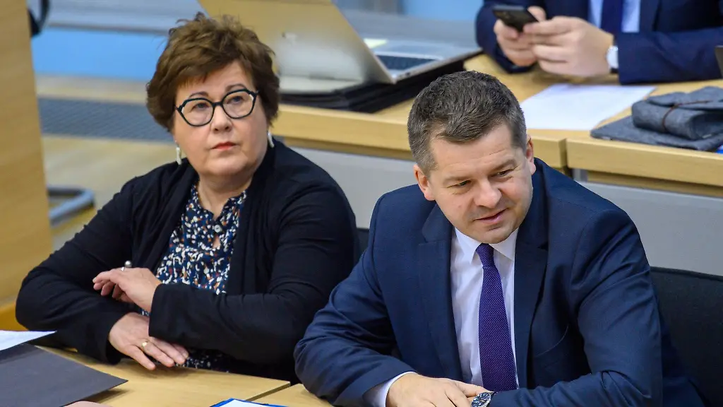 Zu-sehen-ist-Petra-Grimm-Benne-l-SPD-Ministerin-fuer-Arbeit-Soziales-Gesundheit-und-Gleichstellung-des-Landes-Sachsen-Anhalt