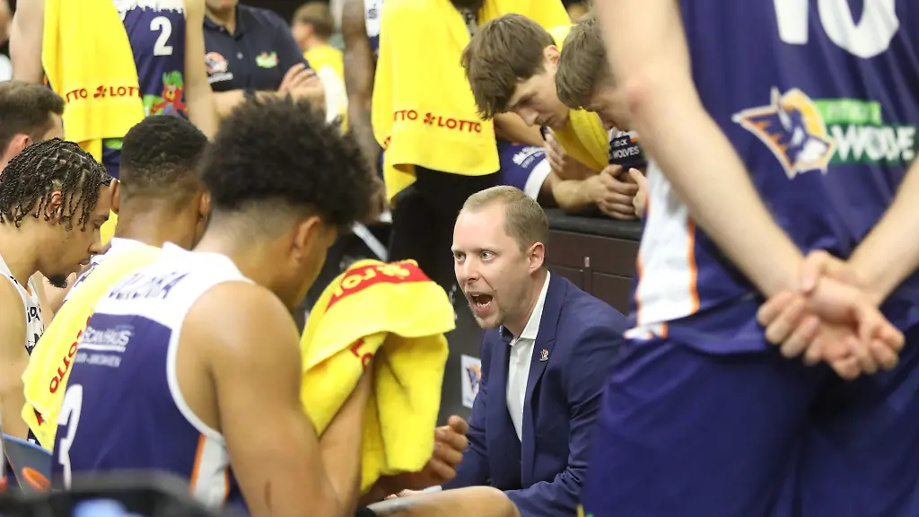 Basketball-Bundesliga-Rostock-Seawolves-Cheftrainer-Christian-Held-warnt-vor-Gegner-MBC