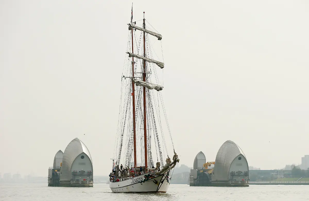 2014-09-06T120000Z-217194564-LM1EA9612KC01-RTRMADP-3-BRITAIN-CULTURE