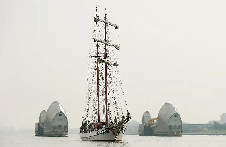 2014-09-06T120000Z-217194564-LM1EA9612KC01-RTRMADP-3-BRITAIN-CULTURE