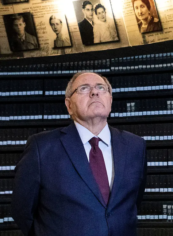 1b4e18baf69f4fa5a82f331da6ed4d00