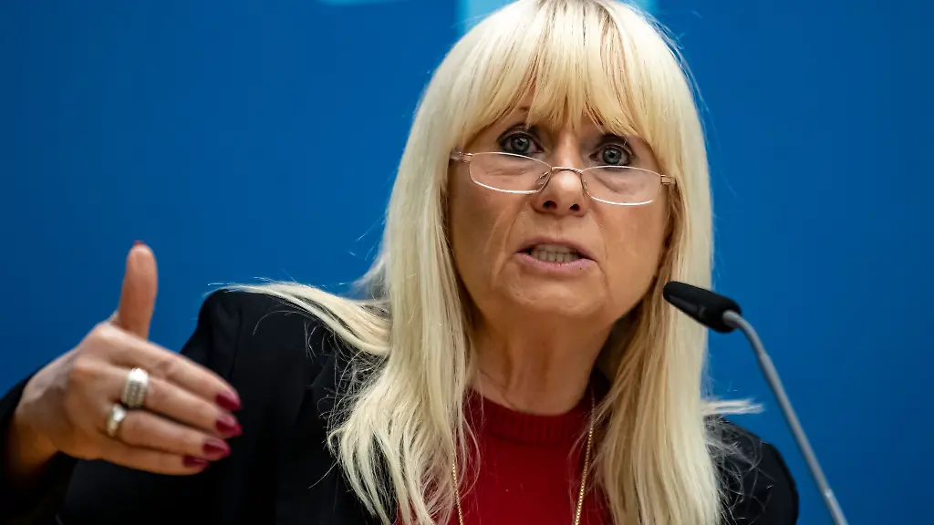 Iris-Spranger-SPD-Berliner-Senatorin-fuer-Inneres-nimmt-an-der-Pressekonferenz-teil