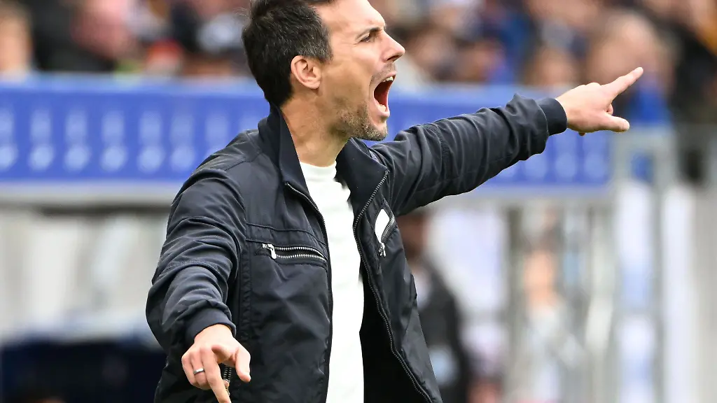 Der-Karlsruher-Trainer-Christian-Eichner