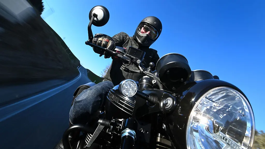 Unfallfrei-unterwegs-Motorradfahren-soll-Spass-machen-und-vor-allem-sicher-sein