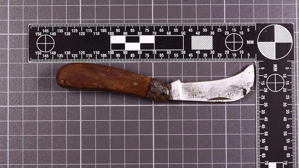 Ein-Messer-das-im-Mai-2022-in-der-Naehe-des-Tatorts-im-Fall-Klaus-Berninger-gefunden-worden-war