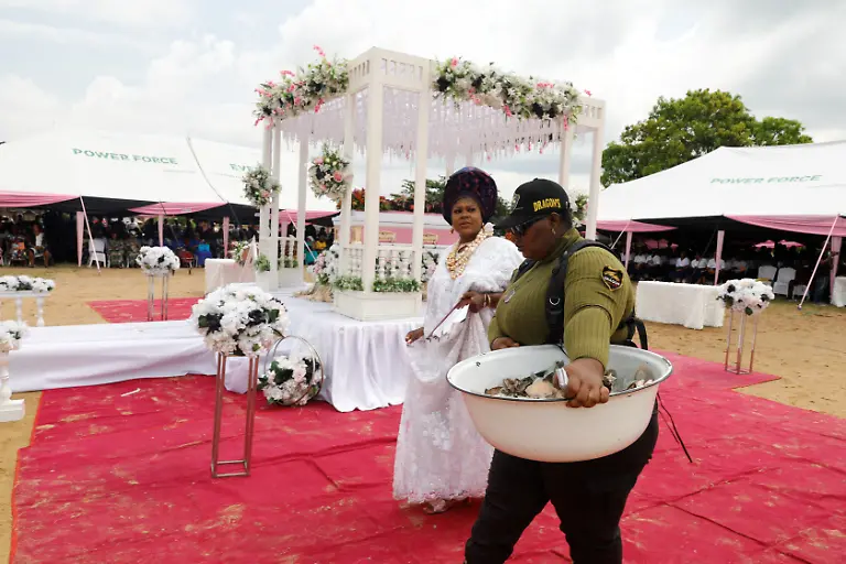 2023-01-12T085440Z-1788582589-RC21PX9O1A8P-RTRMADP-3-NIGERIA-SECURITY-WOMEN