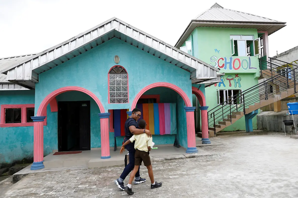 2023-01-12T085515Z-14538528-RC2ONX9ETTNU-RTRMADP-3-NIGERIA-SECURITY-WOMEN