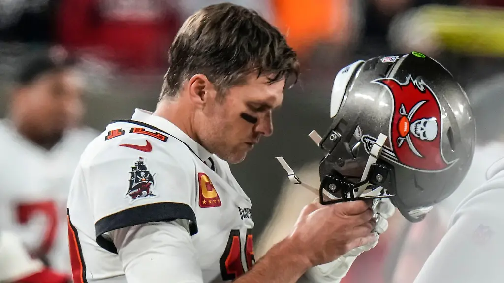 Quarterback-Tom-Brady-und-die-Tampa-Bay-Buccaneers-sind-in-den-NFL-Playoffs-an-den-Dallas-Cowboys-gescheitert