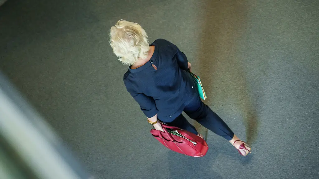 edc9e928309f83ea9542db7562f0d94e