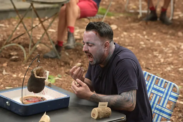 fb4ae1cd-df96-4bc4-ad67-a9fb2fe05bd4-c7c2c2c8-5c93-467a-af4c-a94cdf5be15b