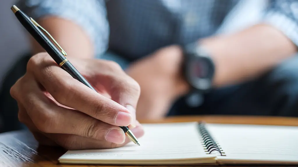 Mit-einem-Planer-lassen-sich-die-eigenen-Finanzen-strukturieren-und-organisieren