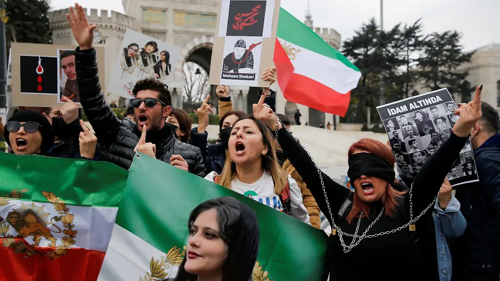 2022-12-22T120056Z-969451968-RC223Y9ZROPD-RTRMADP-3-YEAR-END-IRAN