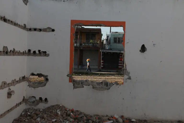 2023-01-04T111837Z-1966943092-RC2LSS9O2ZJ3-RTRMADP-3-MEXICO-ENVIRONMENT-TRAIN