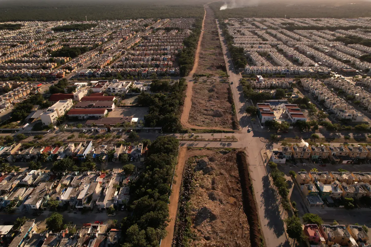 2023-01-04T111816Z-931720949-RC24HX9U60AW-RTRMADP-3-MEXICO-ENVIRONMENT-TRAIN