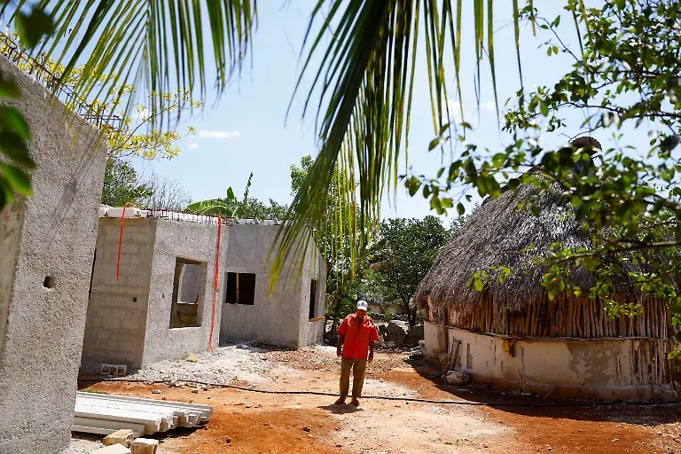 2023-01-04T111804Z-1961034273-RC247U9AV57Q-RTRMADP-3-MEXICO-ENVIRONMENT-TRAIN