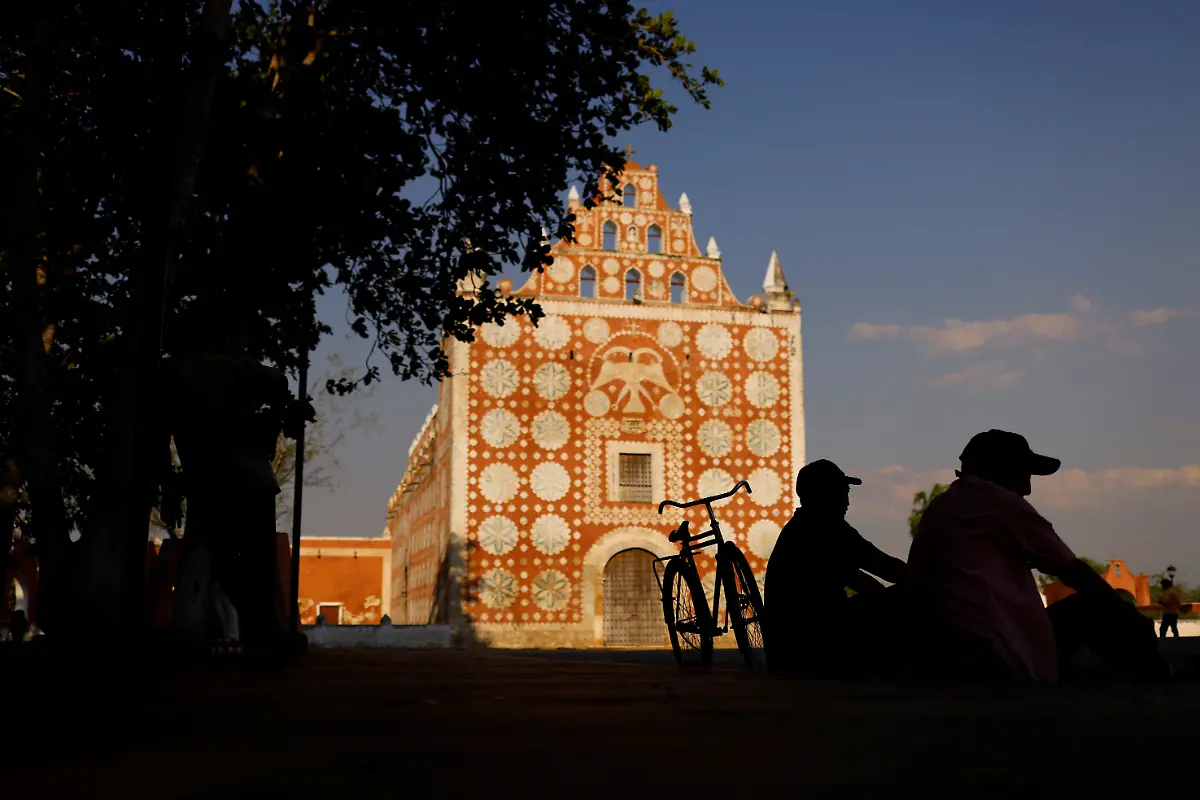 2023-01-04T111758Z-1764341864-RC2A7U9WLXDP-RTRMADP-3-MEXICO-ENVIRONMENT-TRAIN