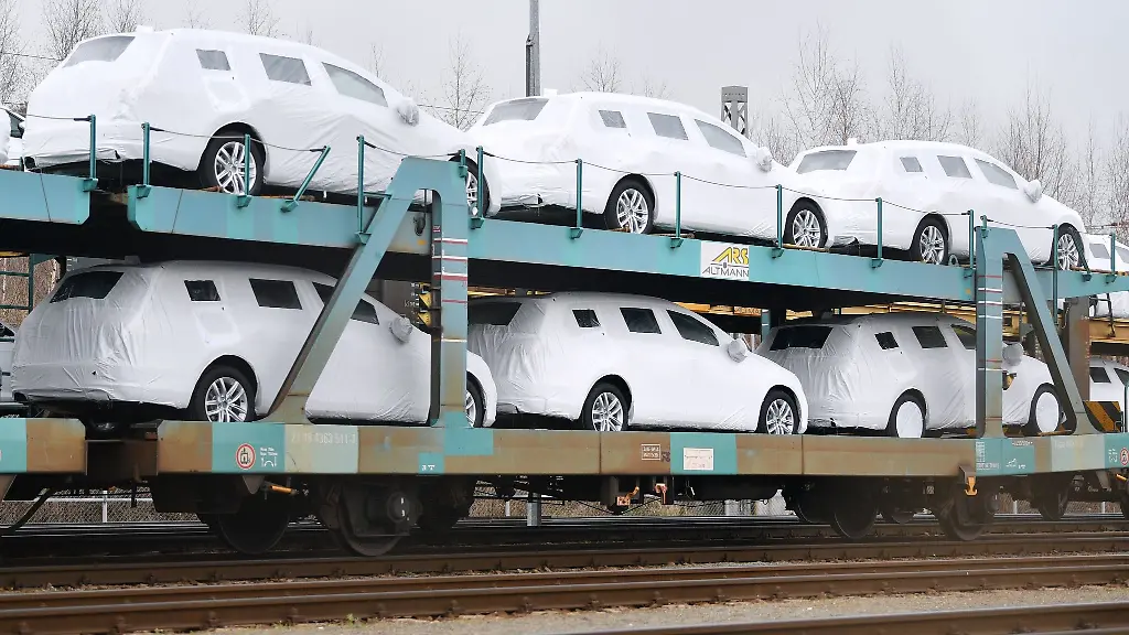 Der-Verband-der-Automobilindustrie-VDA-rechnet-fuer-das-laufende-Jahr-mit-rund-2-7-Millionen-Neuwagen-in-Deutschland