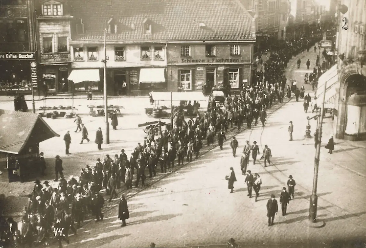 RS6025-719-HdEG-661-358-2-01-2048px-scr