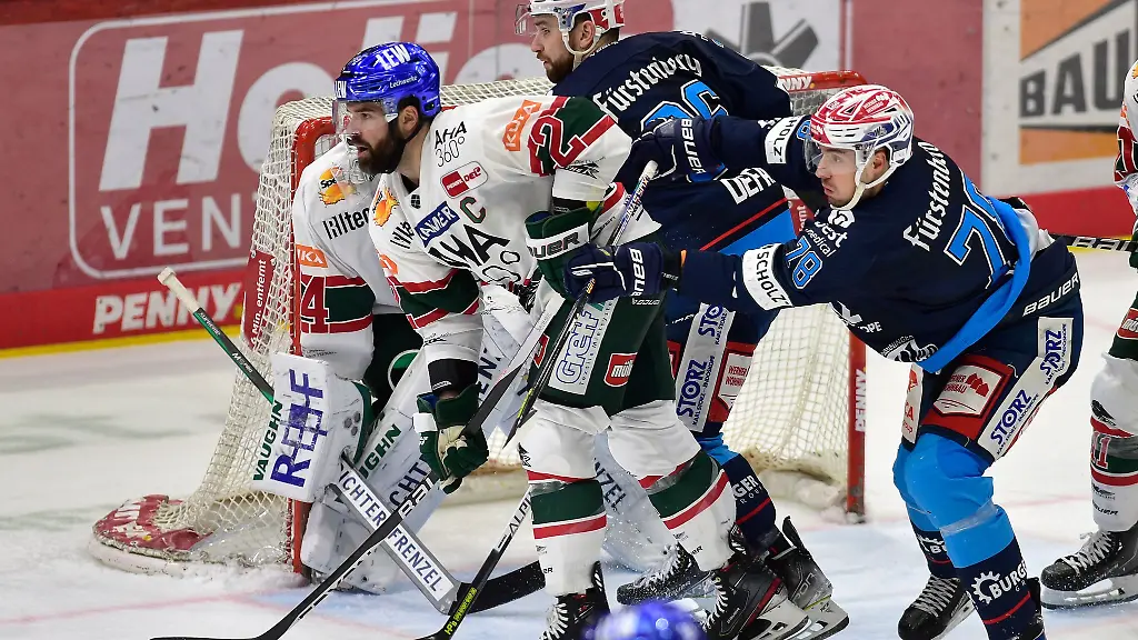 Brandon-Defazio-in-Aktion-gegen-Will-Weber