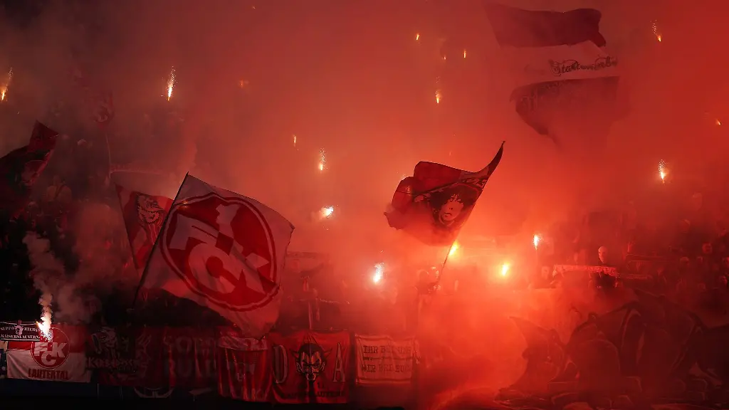 Kaiserslautern-ist-vom-Sportgericht-des-Deutschen-Fussball-Bundes-mit-einer-Geldstrafe-in-Hoehe-von-20-400-Euro-belegt-worden