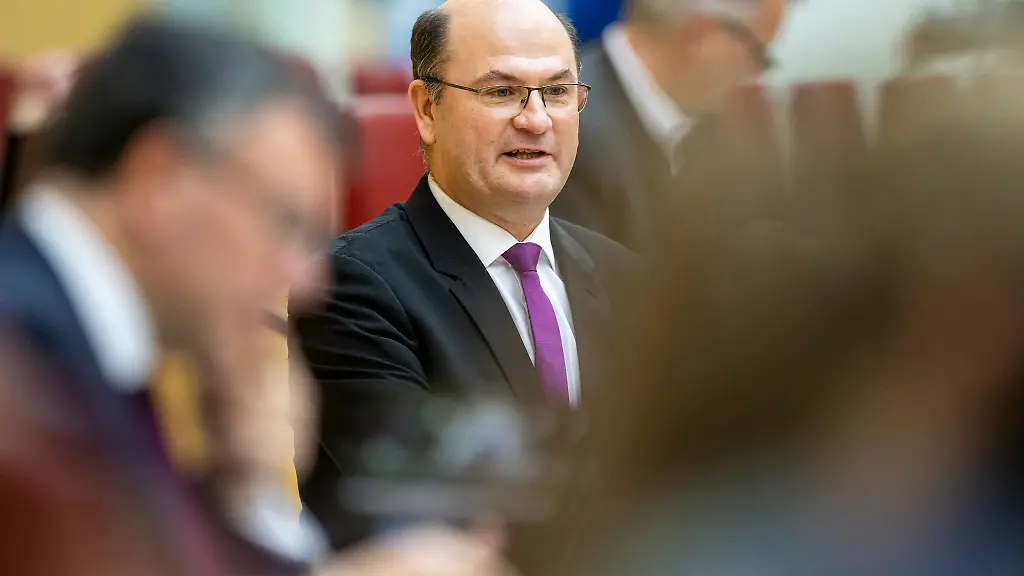 Bayerns-Finanzminister-Albert-Fueracker