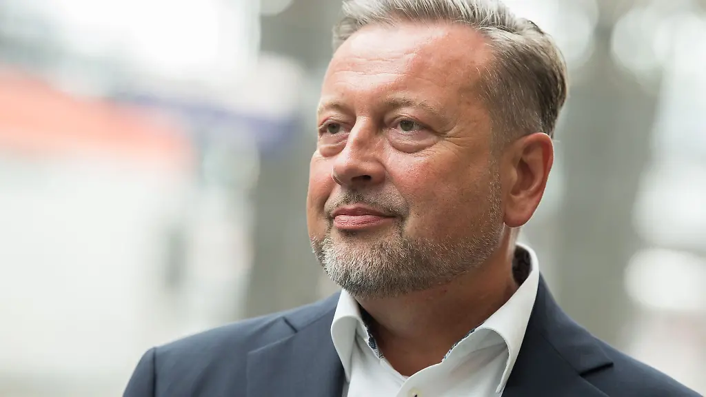 Knut-Ringat-Geschaeftsfuehrer-des-Rhein-Main-Verkehrsverbundes-RMV