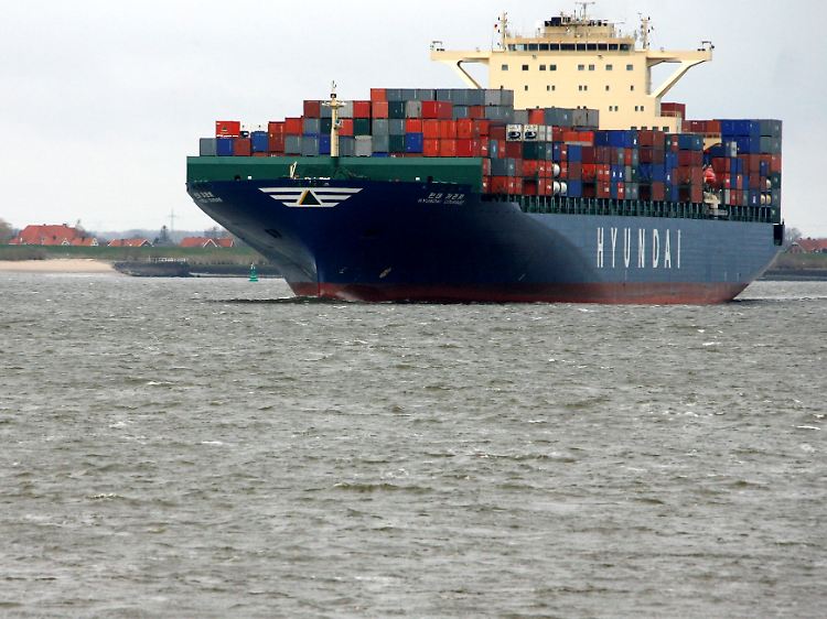 Die Elbe soll bis zu 17 Meter tief werden, damit Schiffen unabhängig von Ebbe und Flut den Hamburger Hafen ansteuern können.