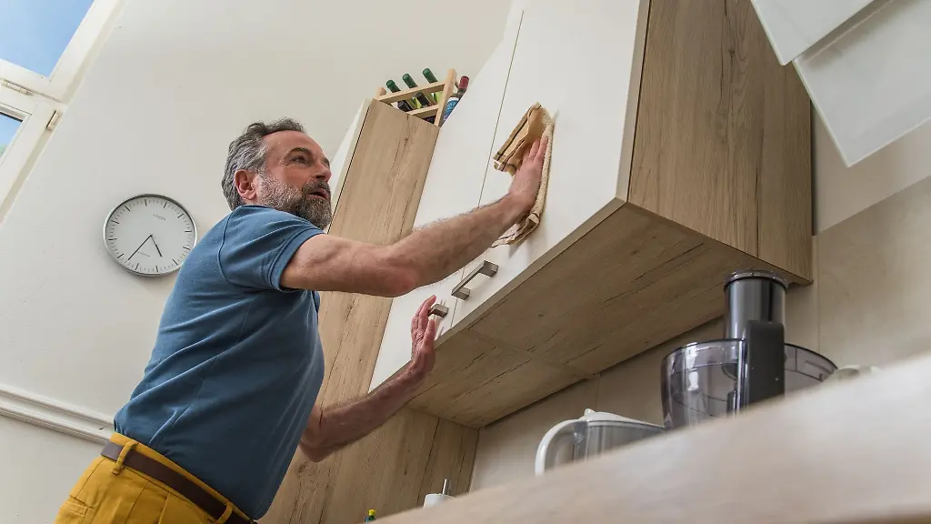 Wer-umweltbewusster-putzen-moechte-hat-es-nicht-einfach-denn-wie-schaedlich-so-mancher-Stoff-in-unseren-Reinigungsmitteln-fuer-die-Natur-ist-erkennt-man-beim-Einkauf-nicht-auf-den-ersten-Blick