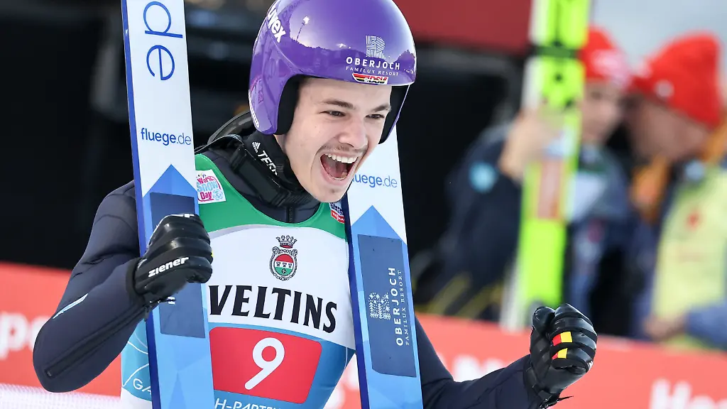 e57c454e7cae4b8d7eb923f3f0aa7fd5