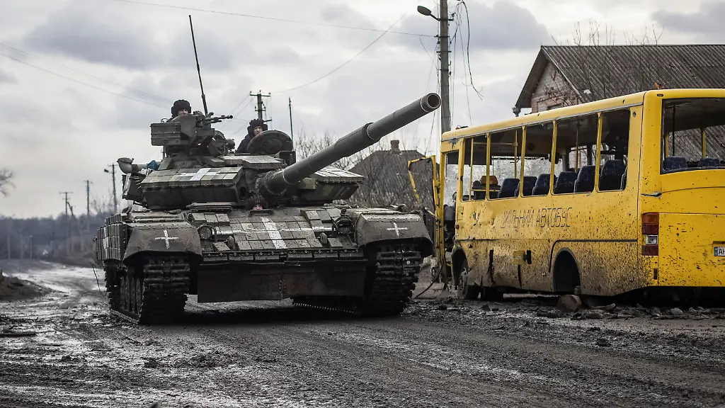 2023-01-02T103134Z-1575622762-RC2AGY957QL2-RTRMADP-3-UKRAINE-CRISIS-DONETSK-REGION