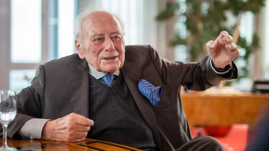 Reinhold-Wuerth-Vorsitzender-des-Unternehmensbereirats-der-Wuerth-Gruppe-spricht