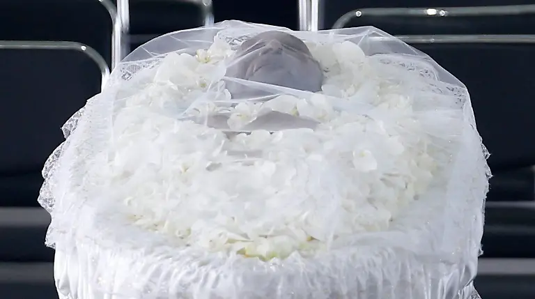 2023-01-02T132510Z-767136199-UP1EJ12119W2V-RTRMADP-3-SOCCER-PELE-WAKE