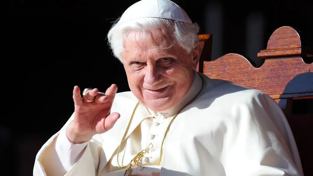 Der-damalige-Papst-Benedikt-XVI-dankt-den-Freiwilligen-des-Weltjugendtags-in-The-Domain