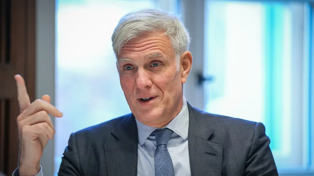 Berlins-Wirtschaftssenator-Stephan-Schwarz-parteilos