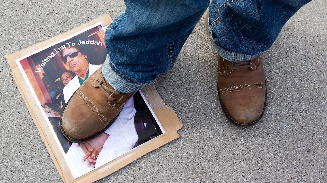 Aktuelle Bilder aus Libyen gibt es kaum. Klar scheint nur: Die Proteste gegen Gaddafi werden heftiger.
