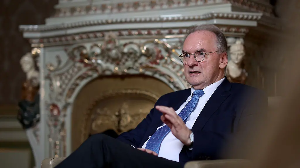 Sachsen-Anhalts-Ministerpraesident-Reiner-Haseloff-CDU-spricht